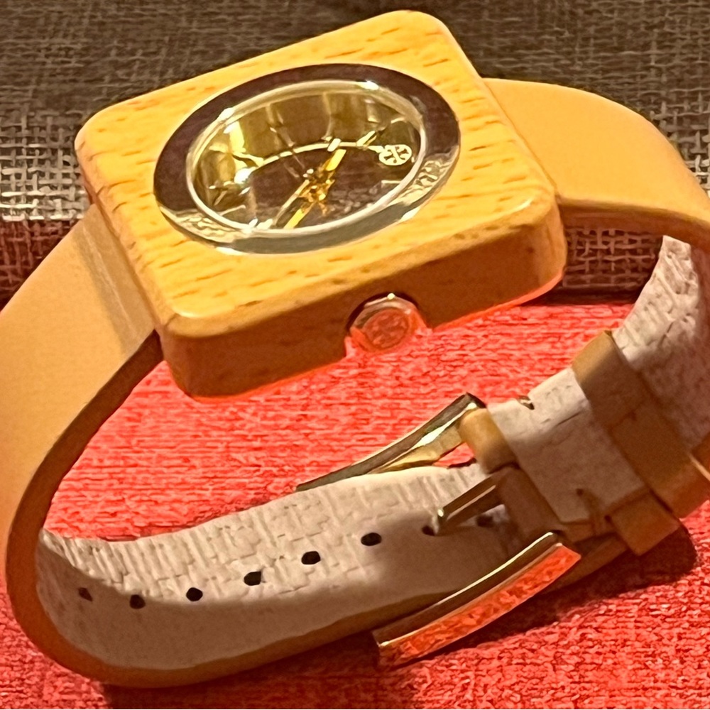 TORY BURCH AUTHENTIC ‘LIZZIE’ SQUARE FAUX WOOD DESIGN GENUINE LEATHER WATCH - Picture 5 of 17